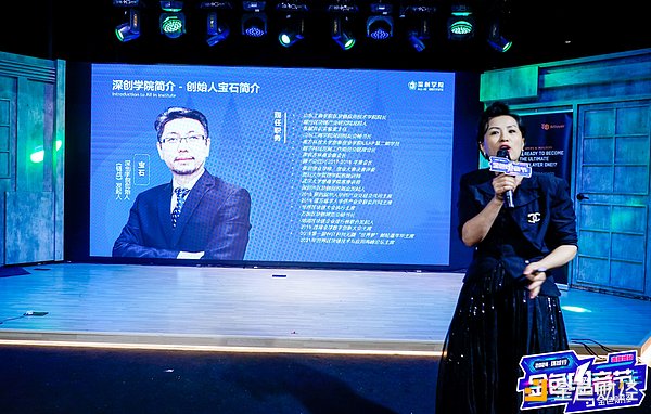 比特币站在十字路口：风雨飘摇中寻找方向