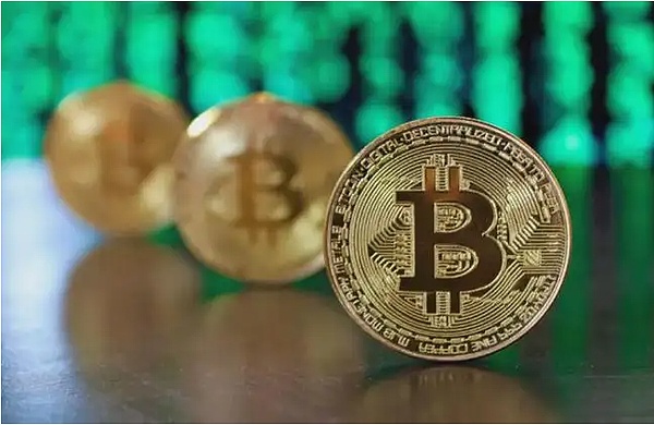 周悦盈：当大饼遭遇黄昏之星，28000点下方还能硬撑多久？